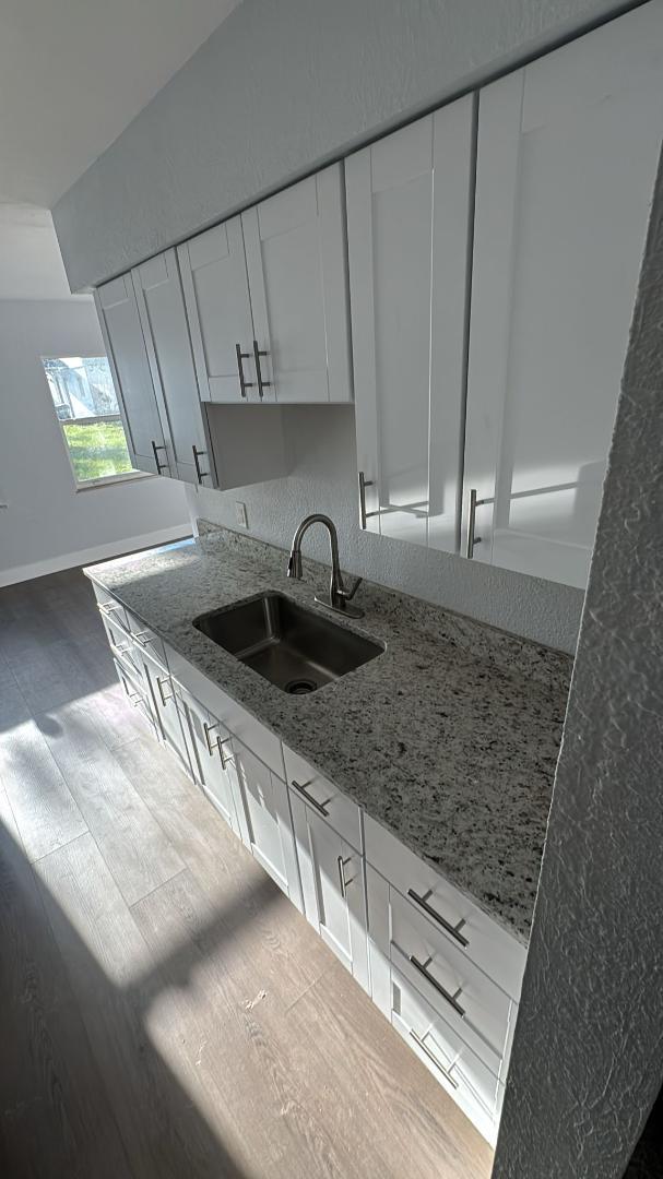 Foto del edificio - 836 SW 64th Terrace