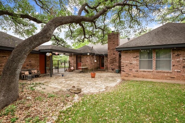 Building Photo - 7007 Fence Line Dr