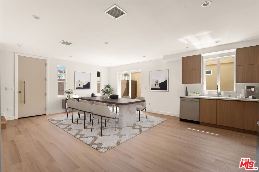 Foto principal - 5910 Mammoth Ave