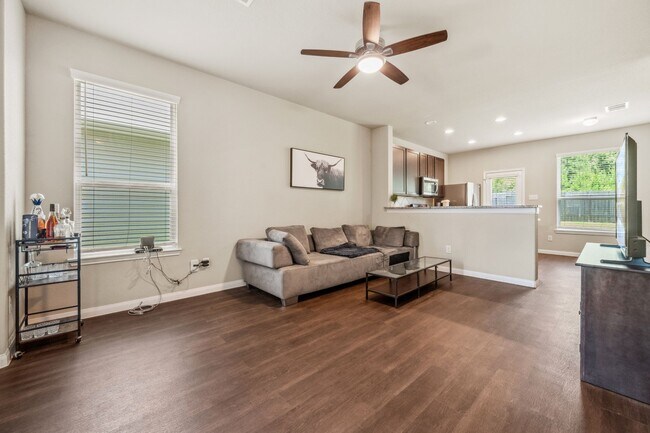 Foto del edificio - 4266 McGregor Blf Ln