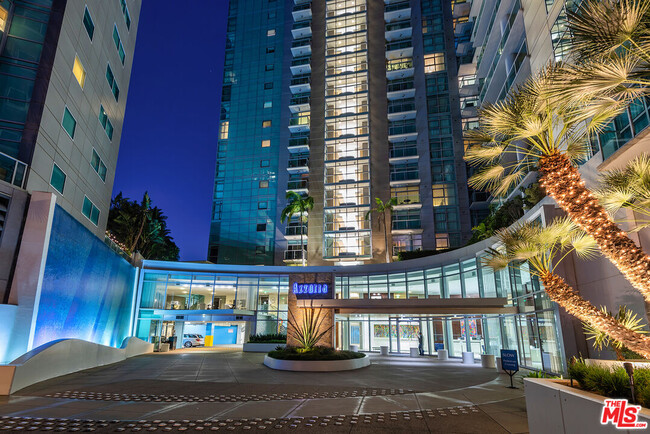 Foto del edificio - 13700 Marina Pointe Dr