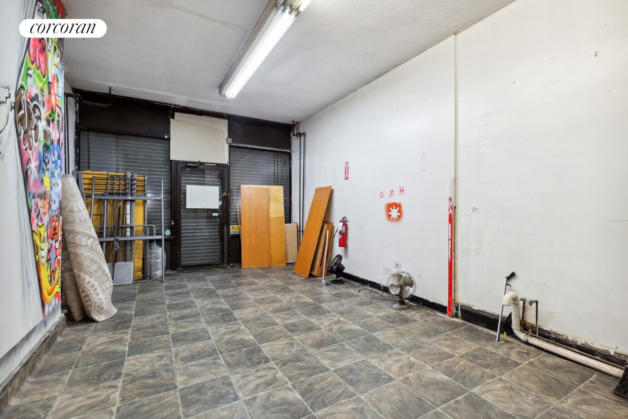 186 Utica Ave Unit COMMERCIAL, Brooklyn, NY 11213 Room for Rent in
