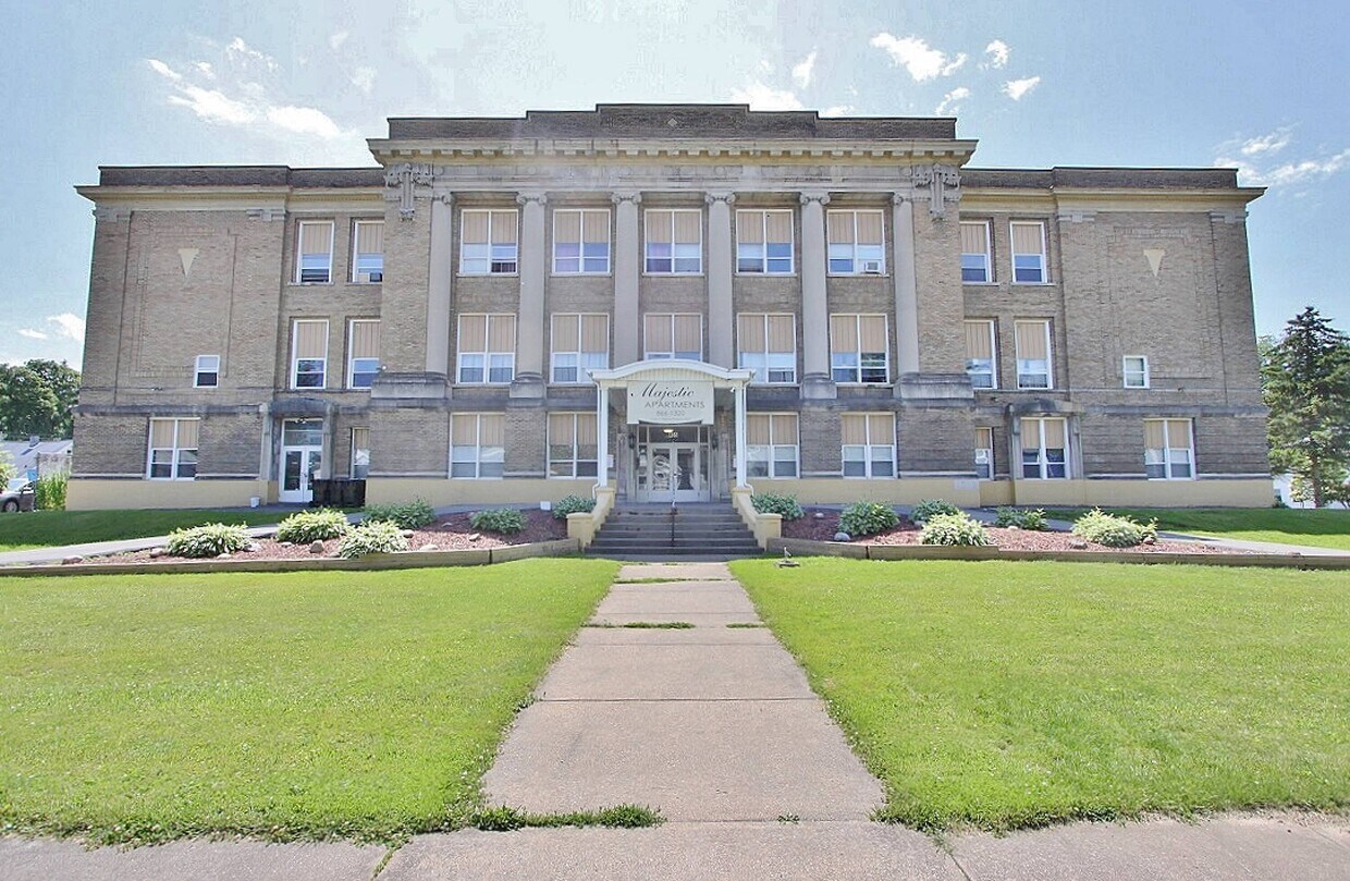 Foto principal - 435 N Bellinger St