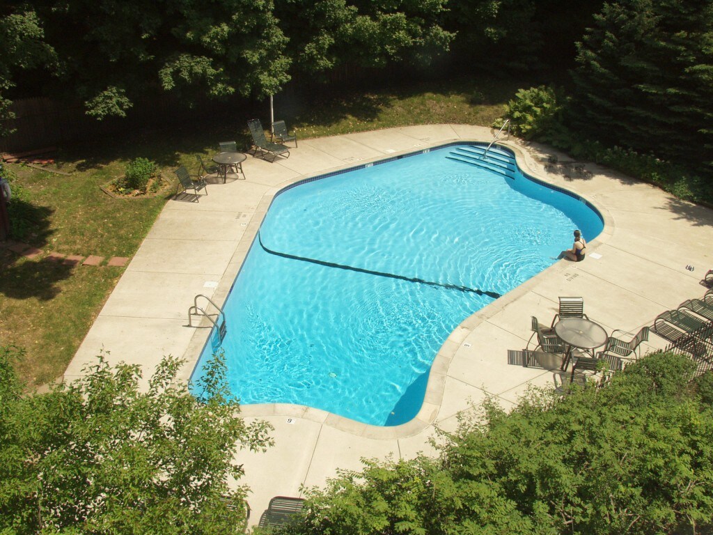 Piscina - Wayzata Woods