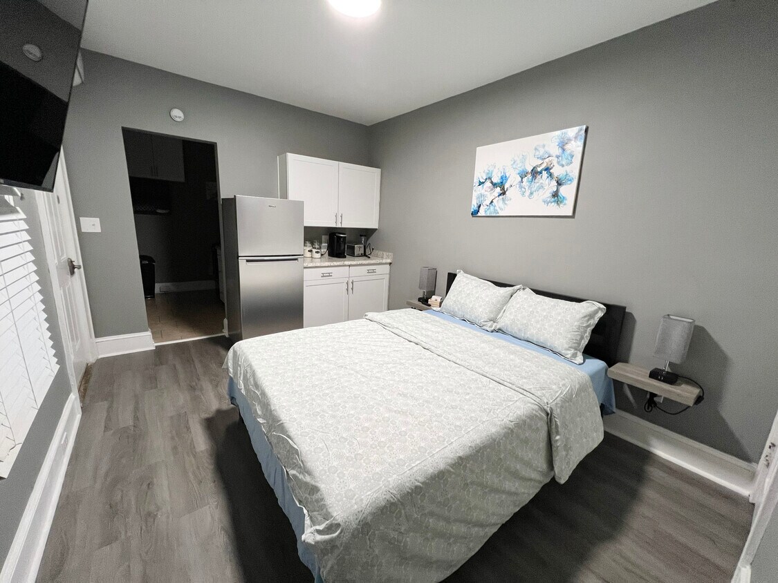 Foto principal - 817 Ferdinand Ave SW