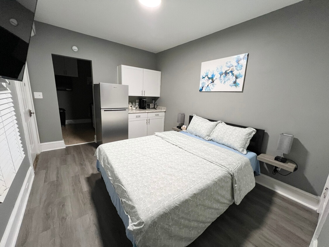 Photo - 817 Ferdinand Ave Sw