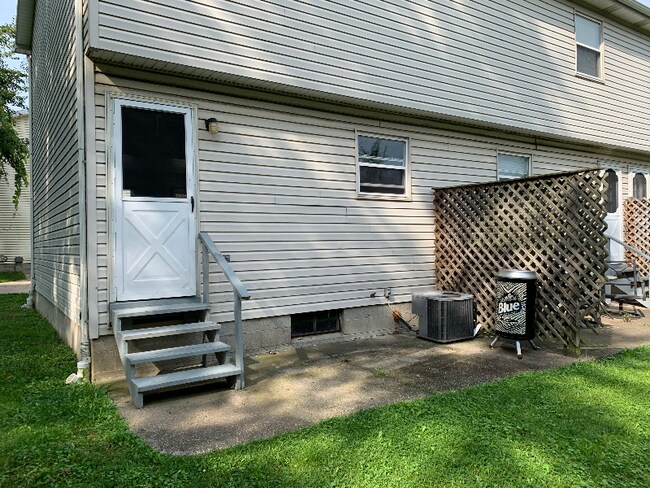Foto del edificio - 2911 Hemlock Dr