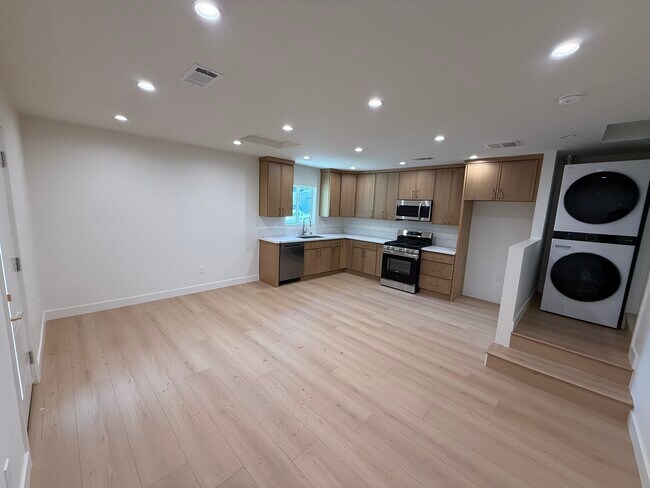 Foto del edificio - 10157 Swinton Ave