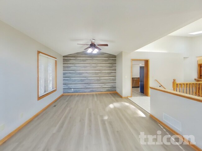 Foto del edificio - 3684 141st Ln NW