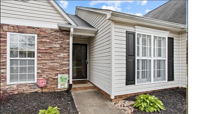Foto del edificio - Spacious 3/2 Available Now!