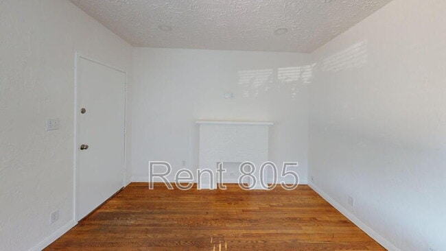 Foto del edificio - 45 Barry Dr