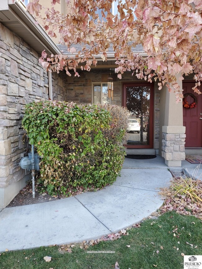 Building Photo - 597 S 910 W