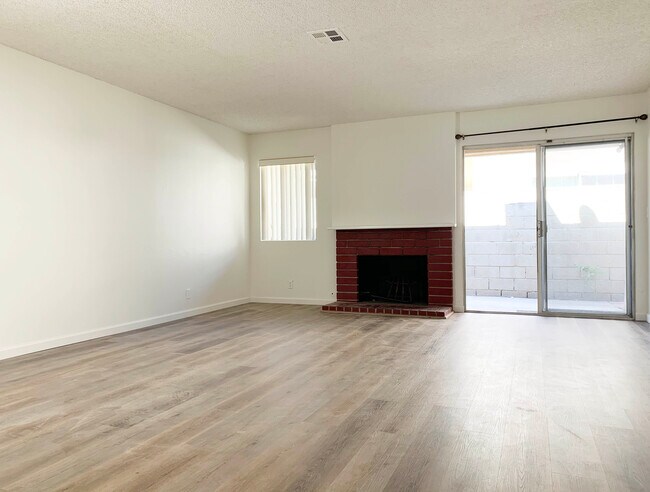 Building Photo - 13616 Utt Dr
