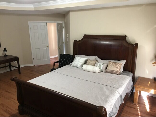 Foto del edificio - 6269 Greenock Dr