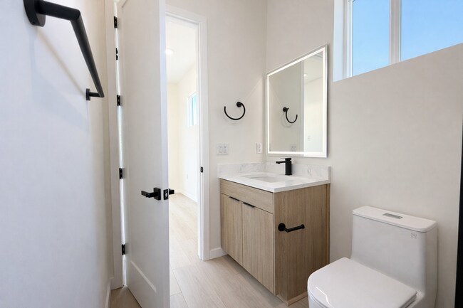 Building Photo - Modern Valencia Hills Home with Yard | San Diego
