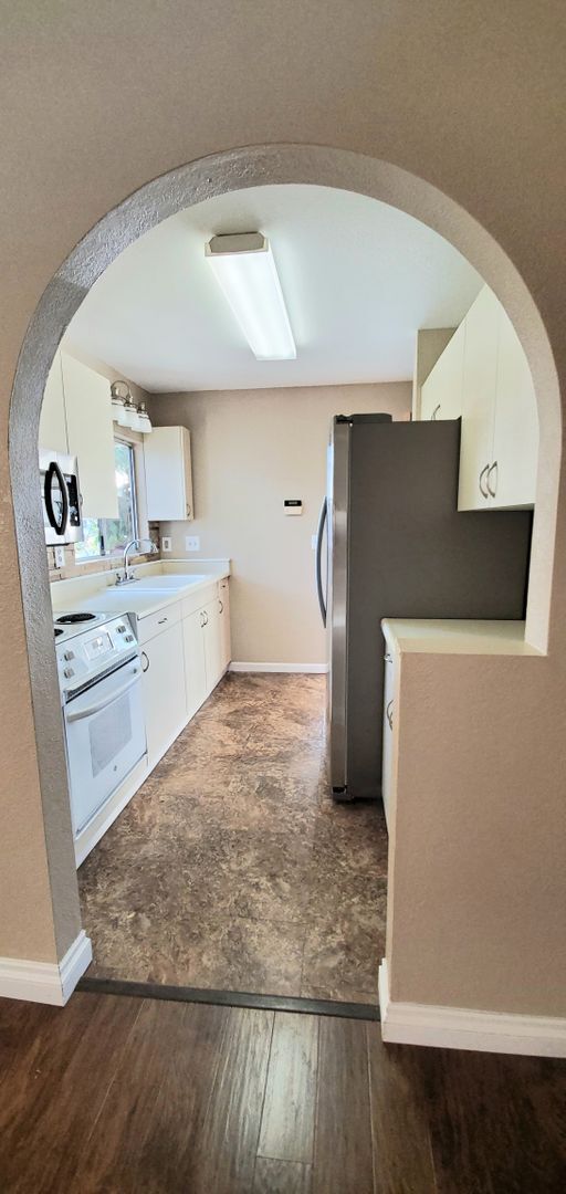 Building Photo - Single level, renovated Royal Kunia Home