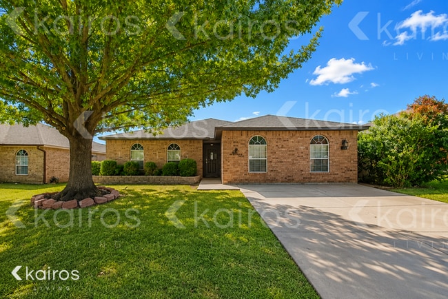 Building Photo - 3410 Basset Dr
