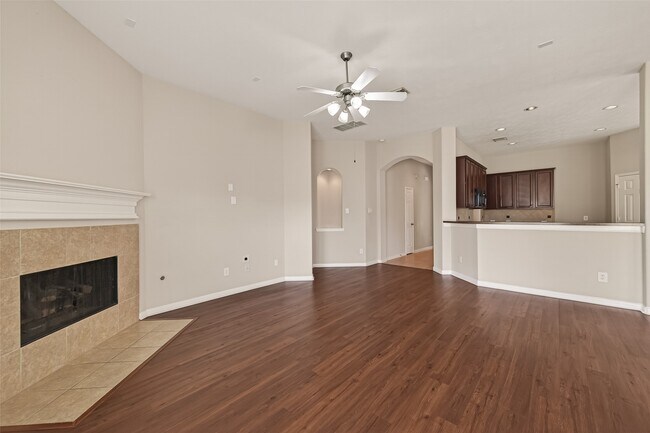 Foto del edificio - 25918 Silver Timbers Ln