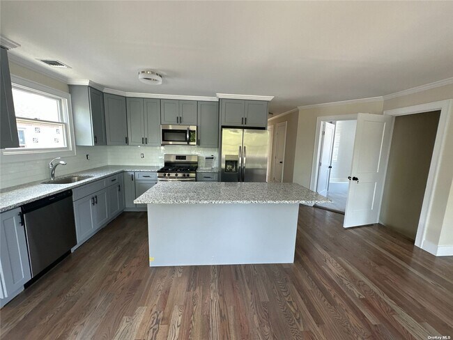 Building Photo - 211 Nassau Blvd