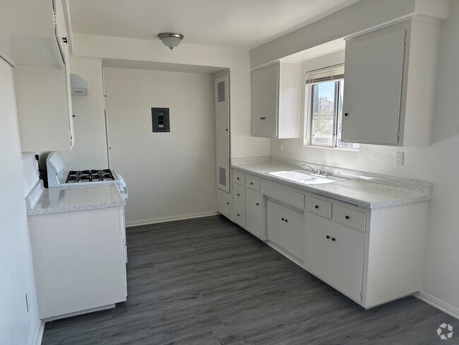 Building Photo - Cherokee Trail Apts