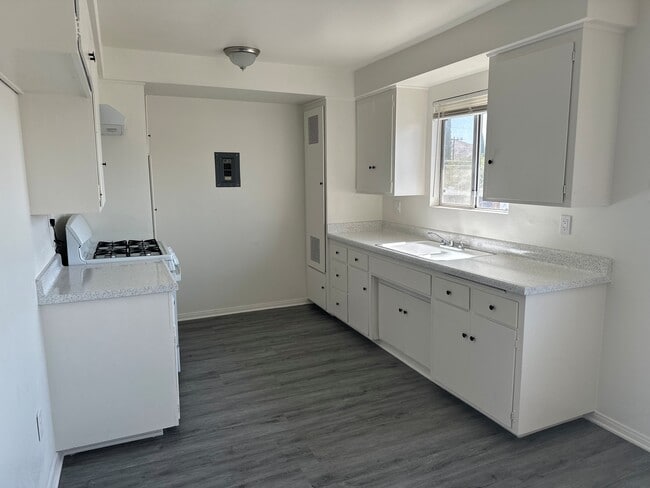 Building Photo - Cherokee Trail Apts