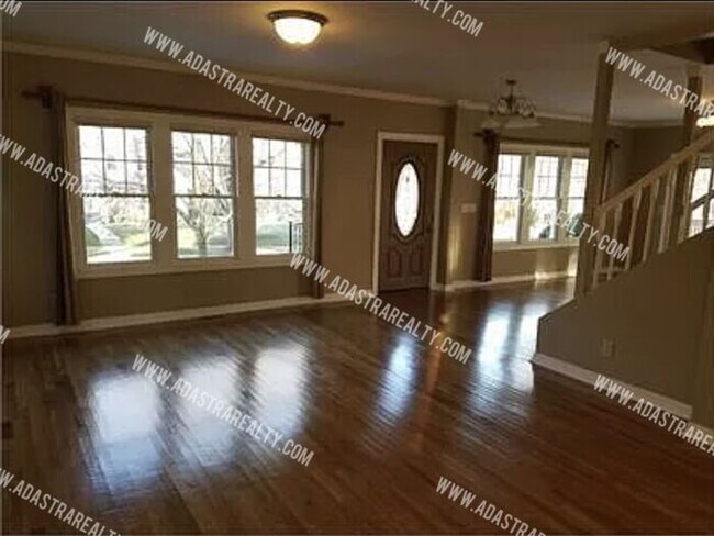Building Photo - Amazing Brookside Home-Available NOW!!!