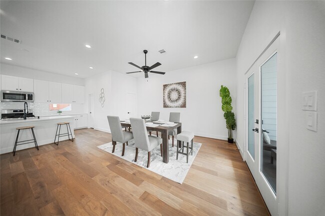 Foto del edificio - 1122 Hogan St