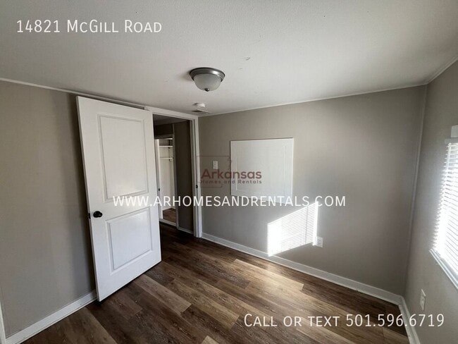 Foto del edificio - 14821 McGill Rd