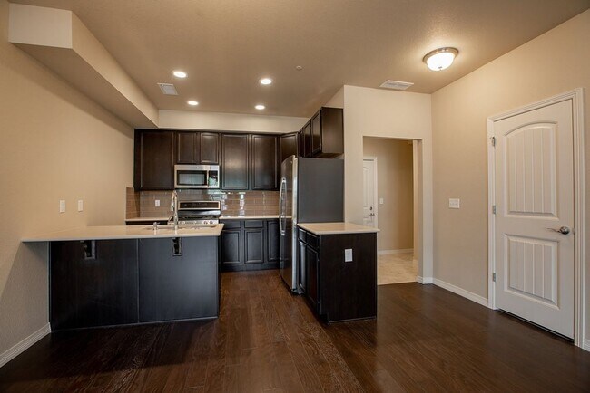 Building Photo - 3038 County Fair Lane #4