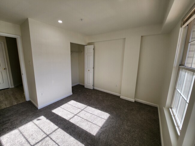 Dormitorio - 7526 Coxton Ct