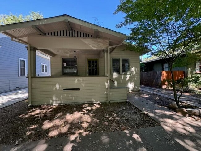 2bd/1ba updated Midtown home - 2bd/1ba updated Midtown home