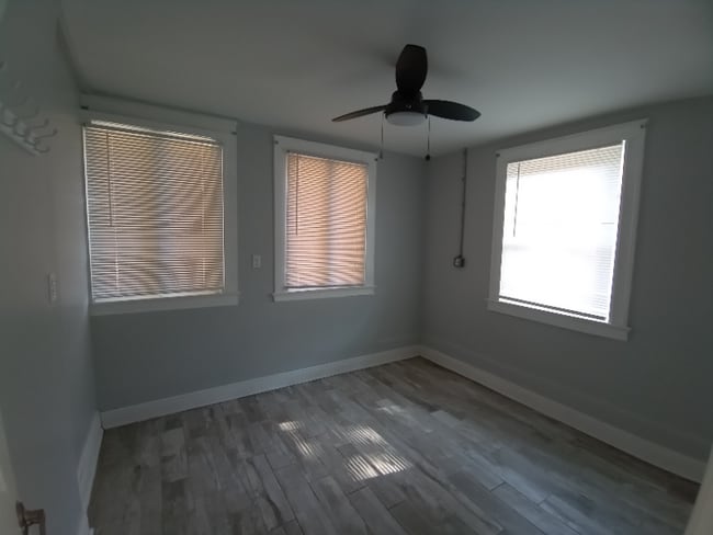 Foto del edificio - 3343 Esplanade Ave