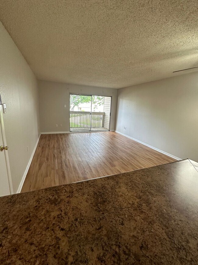 Foto del edificio - 1BD/1BA Condo located on the Germantown/Me...