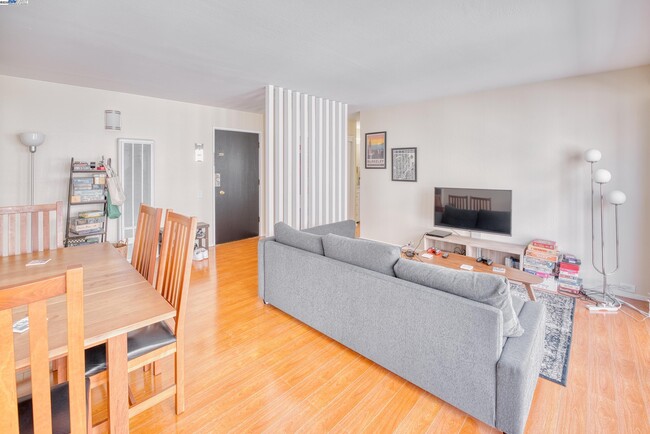 Foto del edificio - 3815 Harrison St