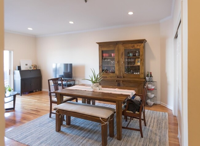 Building Photo - 212 Madison St