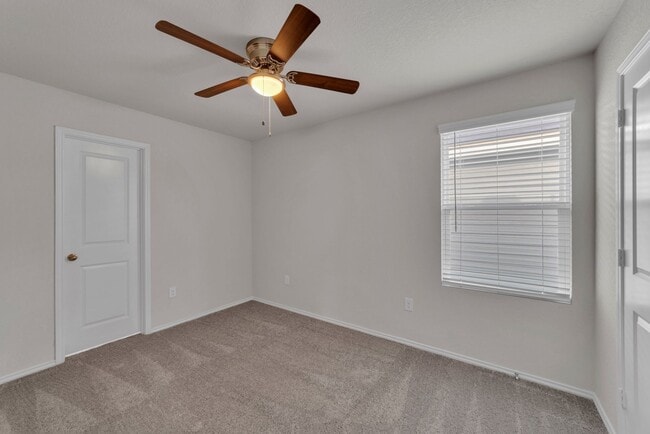 Building Photo - MOVE IN SPECIAL!! CALL FOR MORE DETAILS!