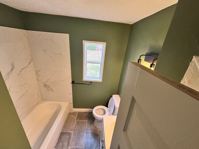 Foto del edificio - 1639 Dixdale Ave