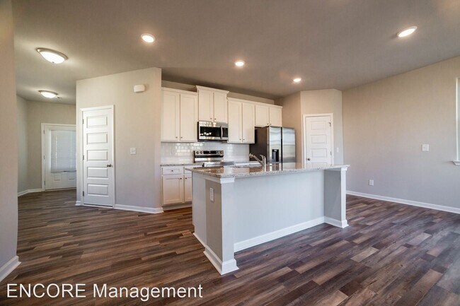 Building Photo - 4 br, 2.5 bath House - 2232 Birch Mountain...