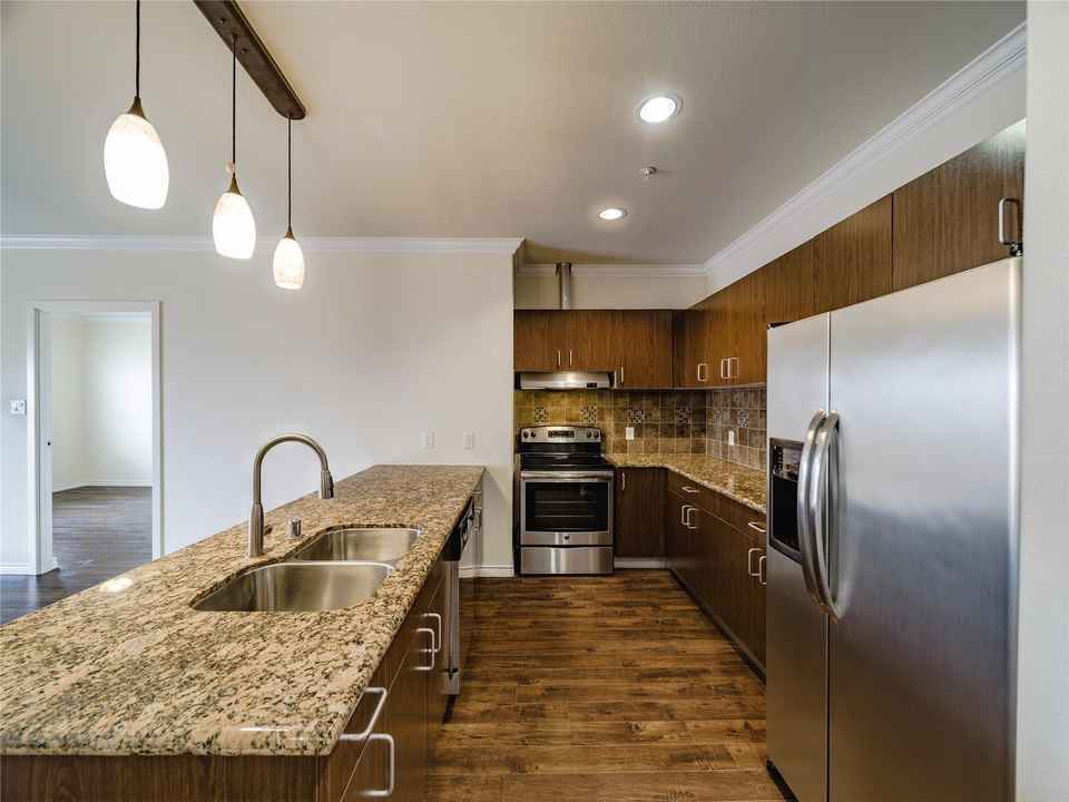 Foto principal - 1100 Trinity Mills Rd