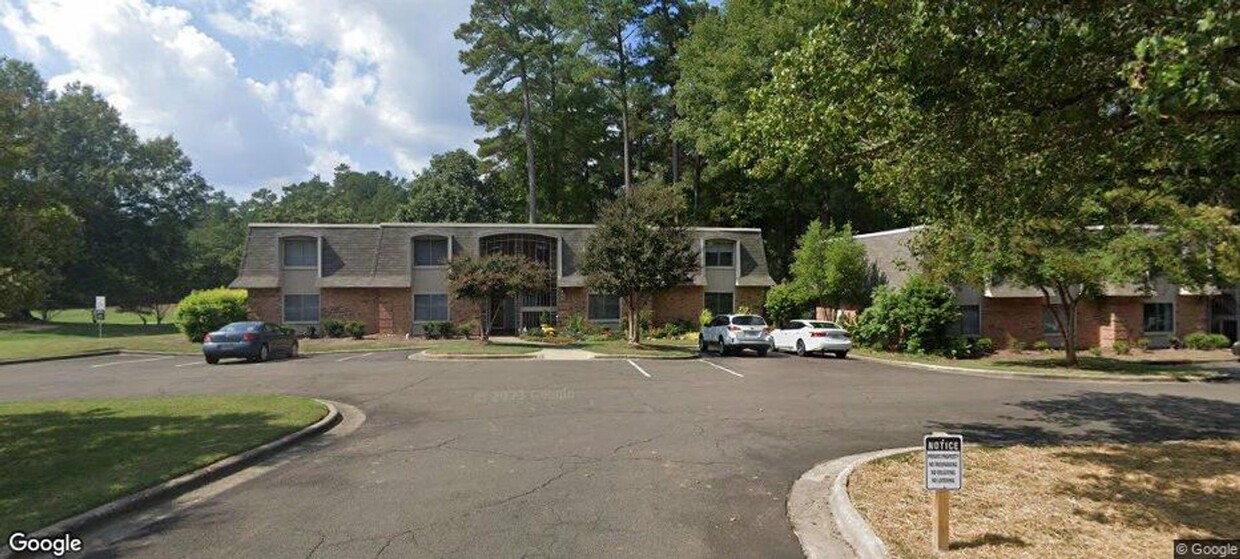 Primary Photo - 2 Bedroom Condo Less than 1.5 miles from D...