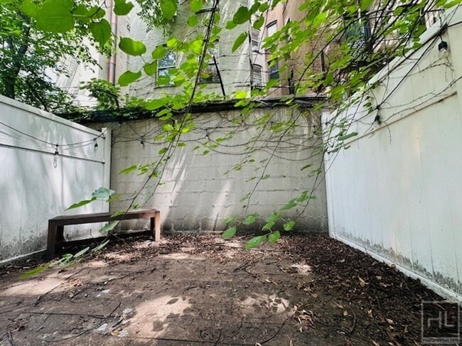 Building Photo - Luxury 1 Bedroom Duplex with Private Outdo...