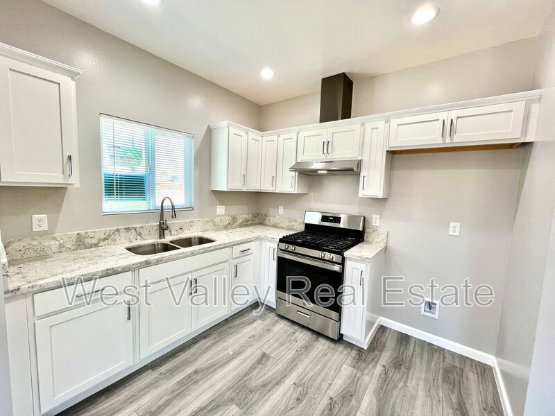 Foto principal - 307 Jackson St