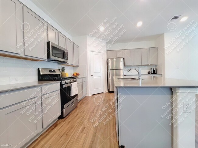 Building Photo - 4 br, 3 bath House - 1111 Winnie Dr