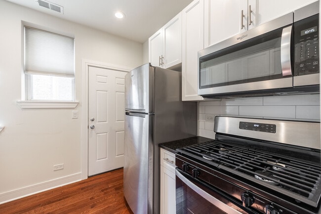 Foto del edificio - 1159 W Lunt Ave