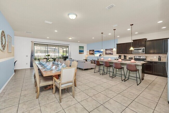 Building Photo - 8872QL-Backup  Newly Furnished 9BR Villa w...