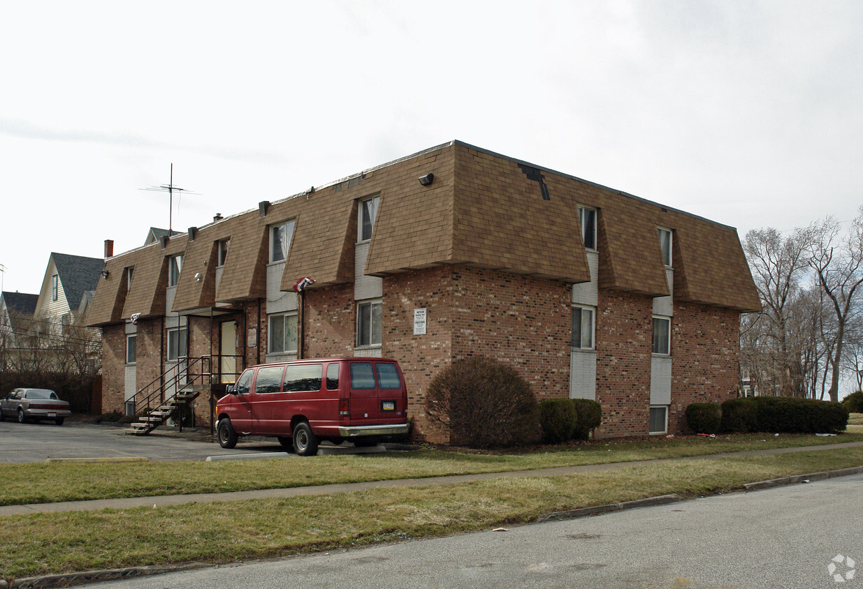 Building Photo - 960 E Erie Ave