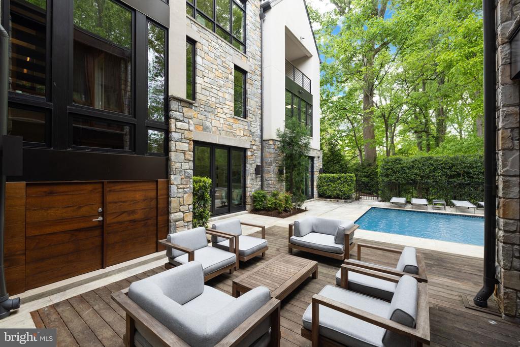 1930 Foxview Circle NW, Washington, DC 20007 House Rental in