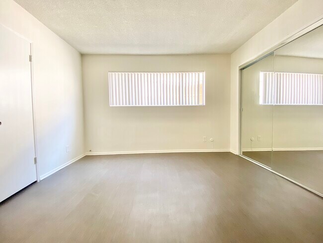Building Photo - 3748 Midvale Ave Los Angeles, CA 90034