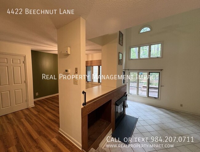 Foto del edificio - 4422 Beechnut Ln