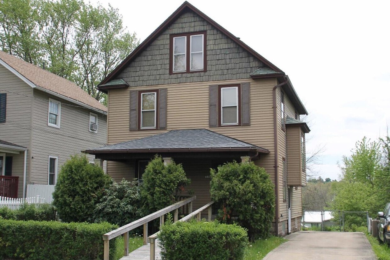 Large house & yard, dining room, basement House Rental in Mansfield